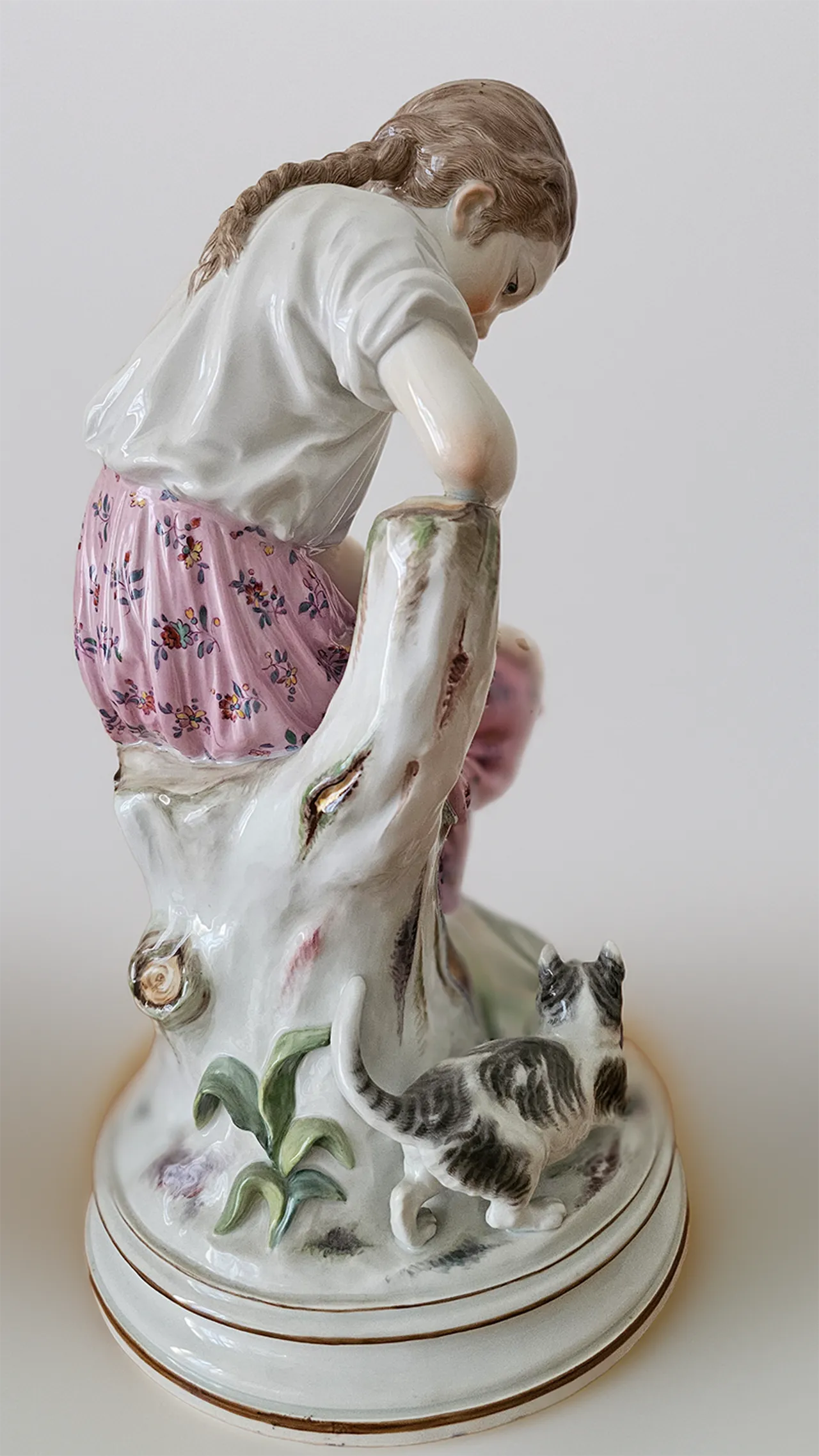 Rückansicht der Meissen-Porzellanfigur W151